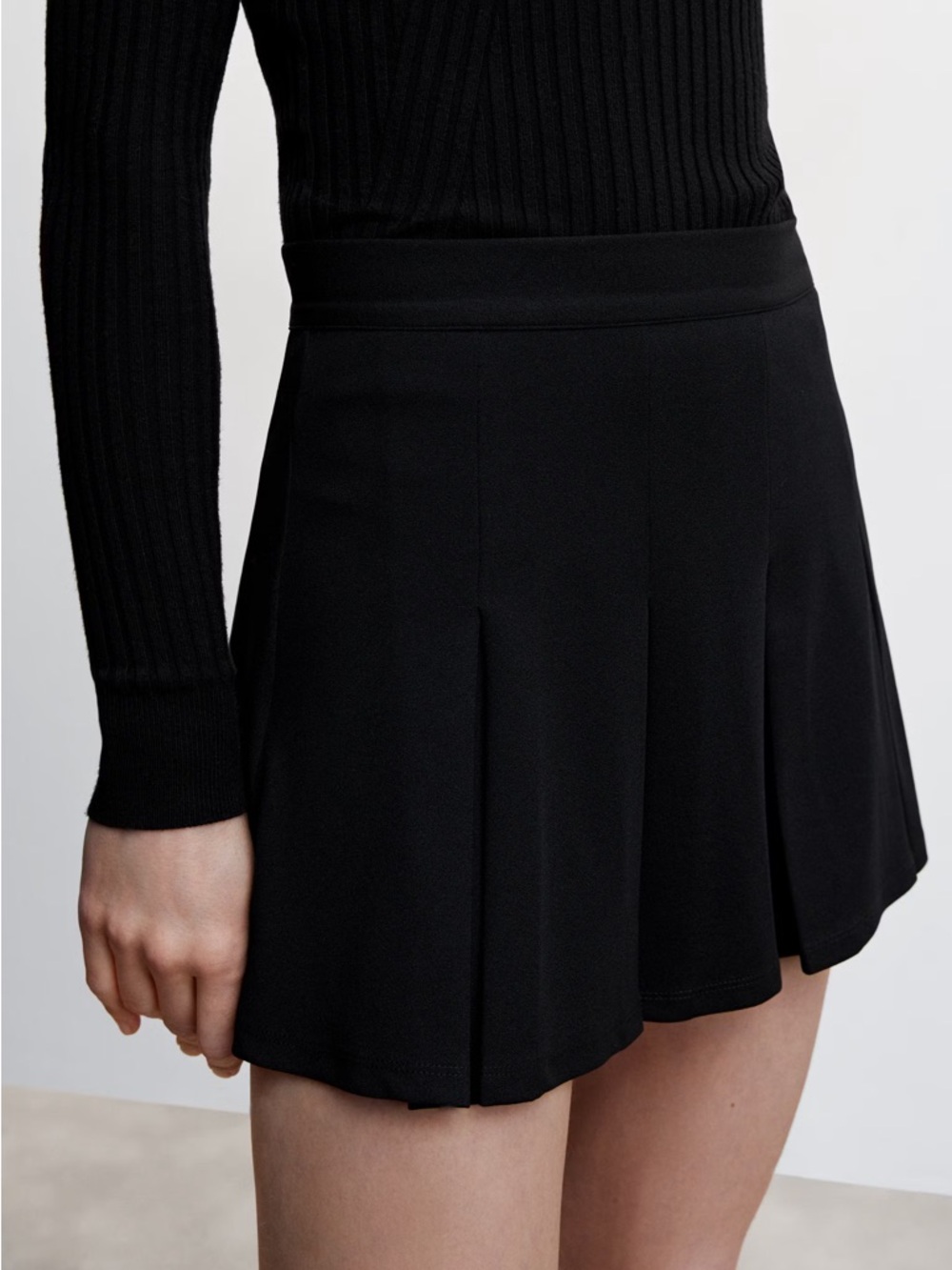 NWT Mango Wide Pleated Skirt